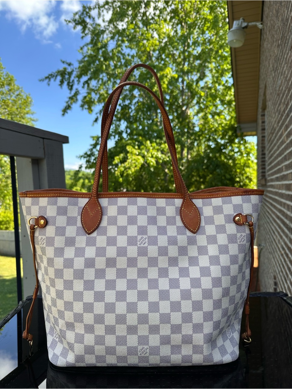 Louis Vuitton Neverfull Tote MM in Damier Azur